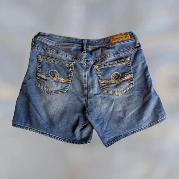 Seven7 Denim Shorts - Picture 3 of 3